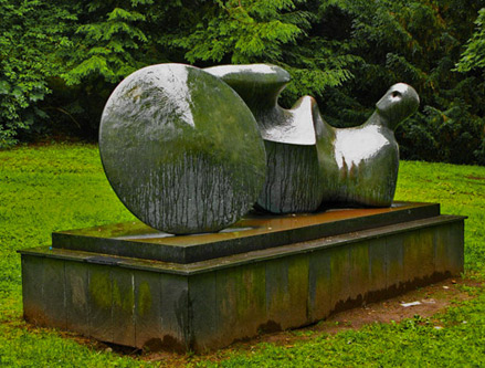 Henry-Moore'The-Goslar-Warrior'-(1975)-Abstract Sculpture-Goslar---Germany