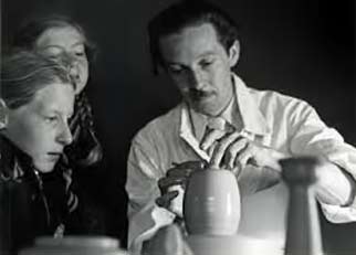 Willem Stuurman giving a pottery demonstration