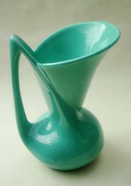 Willem-Stuurman-dish---Zenith-Gouda-Snavelkan - jug in teal green