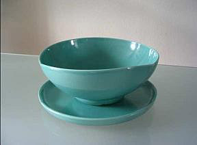288px-212px-stuurman_fruittes.jpg Matching green colour ceramic bowl and plate by Willem Stuurman