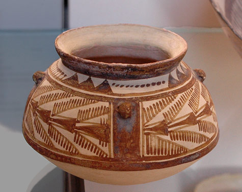 Keel shaped terracotta vase