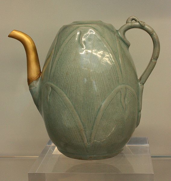 510px-539px-Wine_pot_with_gold_lacquer_repair Wine_pot_with_gold_lacquer