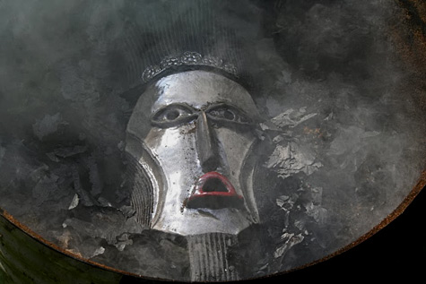 Smoking-Raku-mask at La porte du soleil