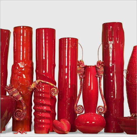 Red glaze Italian vases by Mirta Morigi with long tail lizard figurines