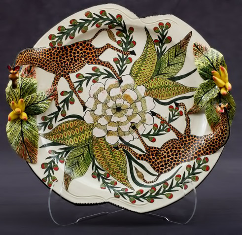Ardmore giraffe platter with a central white slower motif and bananas on the edge