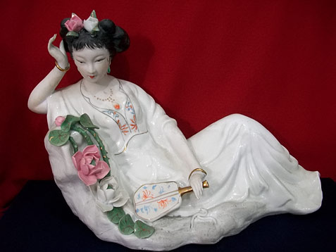 Ming Figurine reclining lady