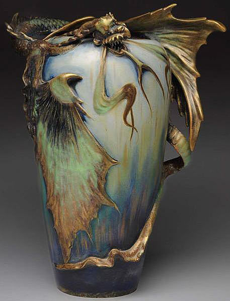 457px-599px-Dragon-Amphora-vase.jpg