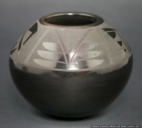 Santanita Suazo black on black ceramic jar