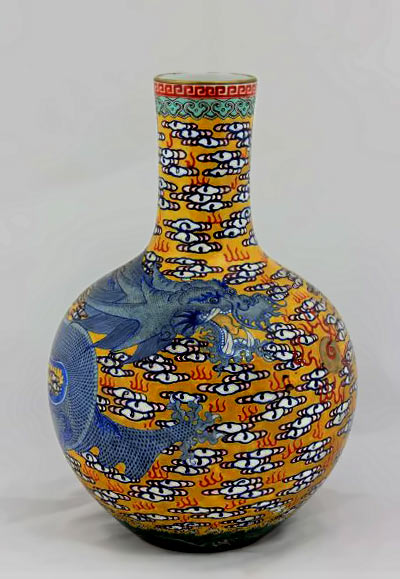 Chinese porcelain blue & yellow vase