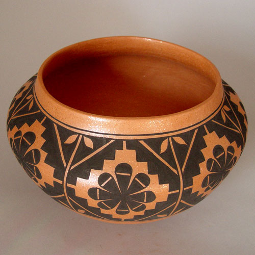 Mark Garcia Pueblo pot with black decorative motifs