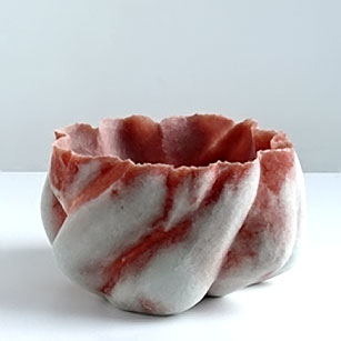 Folded ceramic cup in red and white by Carine Neutjens