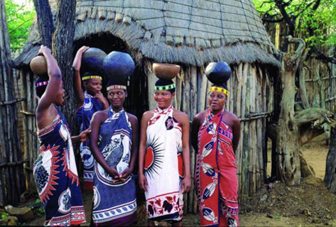 African Swazi women holding pots