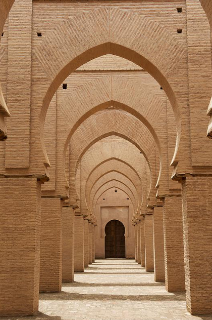 Mosquée de Tinmel. Maroc arched corridor