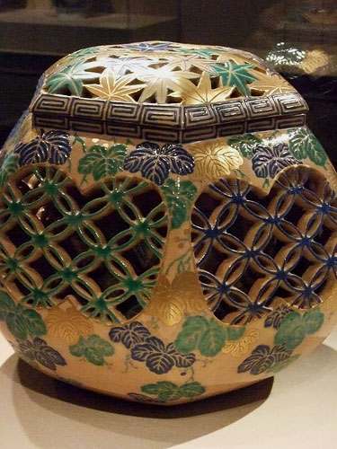 ceramic popourri vessel