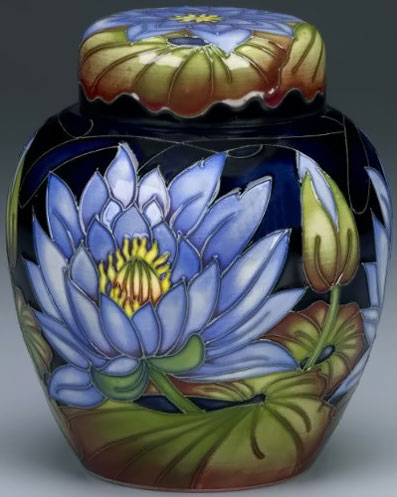Lidded bue Lotus Jar