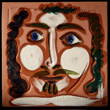 Square plaque with large face motif - --Picasso