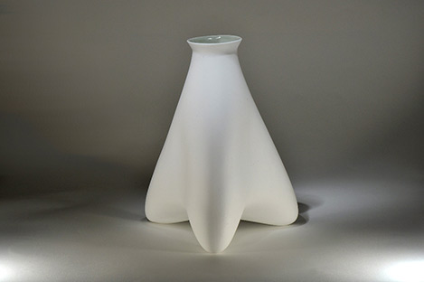 Peter Biddulph - Tripod Flask in white