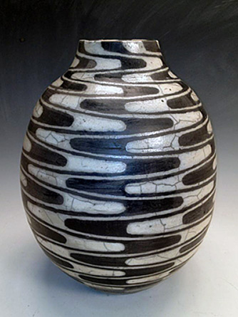 Terry Hagiwara black & white vessel