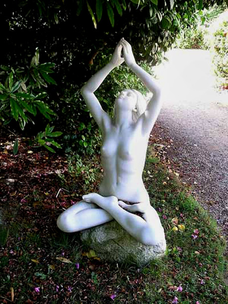 Artpark yoga sculpture by Ev Meynel