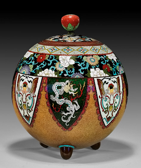 Chinese good luck ginger jar with dragon motif