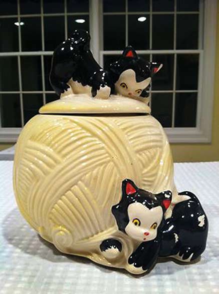 Playful kittens cookie jar