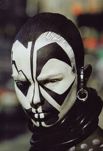 Black and White face paint - piccsy