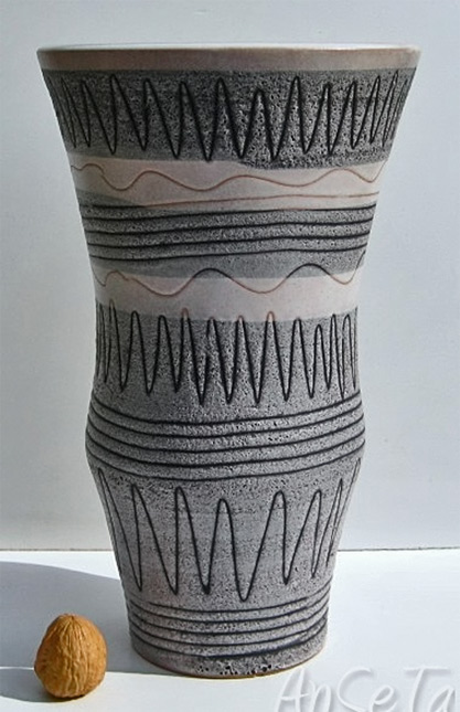 Elegant-and-simple-Vase-by-French-potter-Jean-Austruy