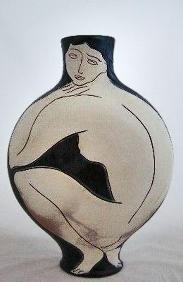 Pierre-Boncampain--vase-vénus-fond-bleu - Squatting nude female motif