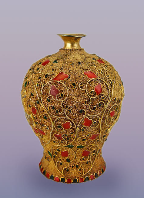 Qing Dynasty Qia Long Imperial bottle - red flowers pattern on brass surface