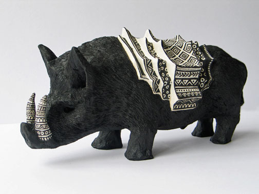 Sarah-Farrelly-wildboar scuplpture in black and white