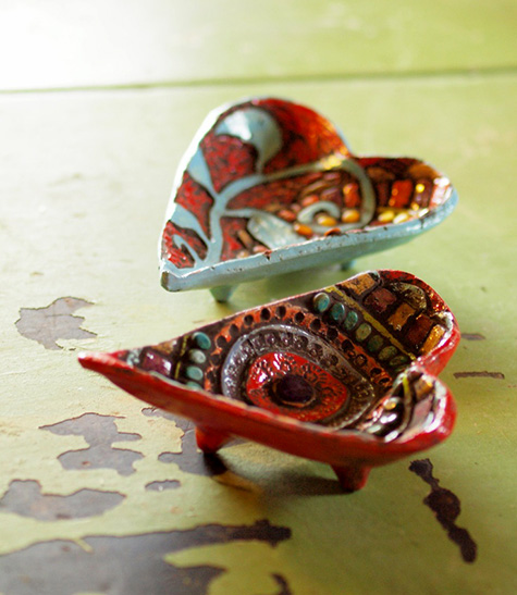 romyandclare-on-Etsy ceramic carved surface heart bowls