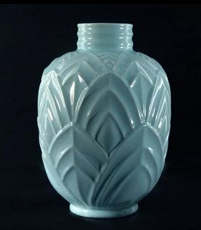 Carved surface vase - Charles Catteau