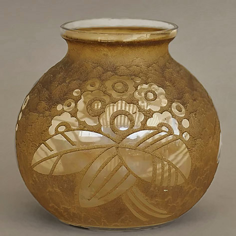 Glass vase by -Pierre D'Avesn with floral motif
