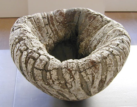 Yoshimi Futamura - contemporary ceramic vessel sculpture