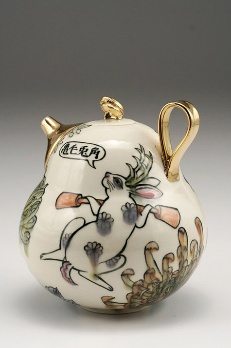 Yoko-Sekino-Bove handpainted teapot
