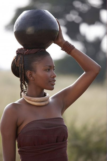 African-woman-carrying-pot