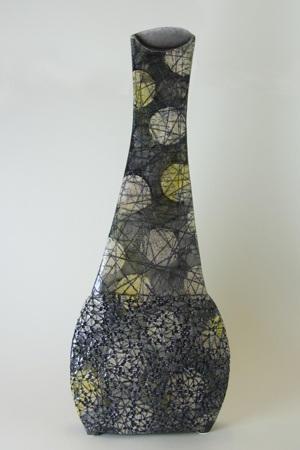 300px-450px-trau-luna ceramic bottle by Ute Grossman