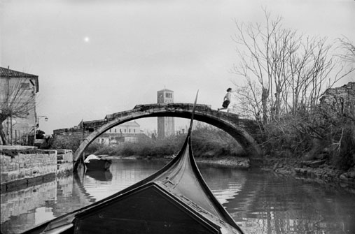 Henri Cartier Bresson-boat in Venice