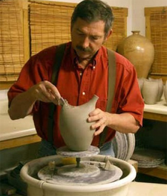 Robert-Compton pottery