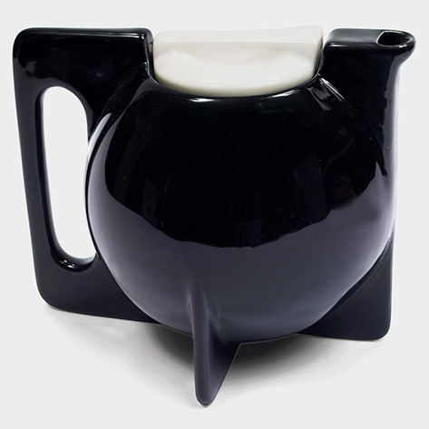 Bauhaus style tea pot