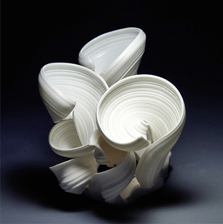 Johan-van-Loon-hrown-assemblage-in-pure-white-porcelaine