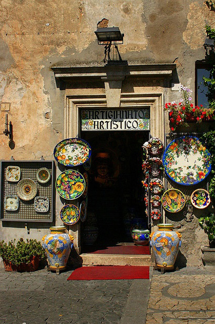 entrance to Italian pottery shop