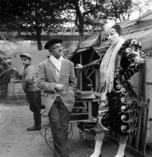 Mimile and Maiss French Circus performers - Robert Doisneau