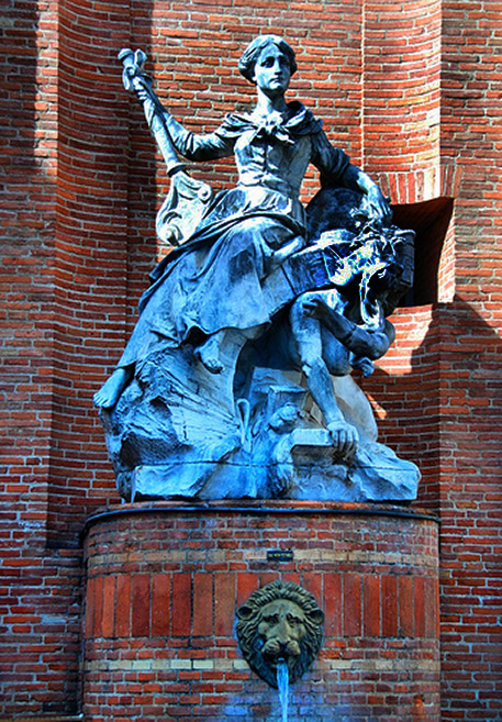 Streets-of-Toulouse-statue