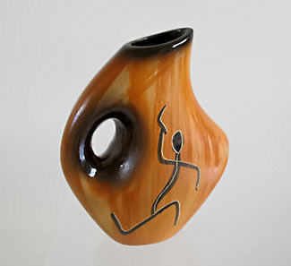 HARRY WHYTE Gunda pottery jug