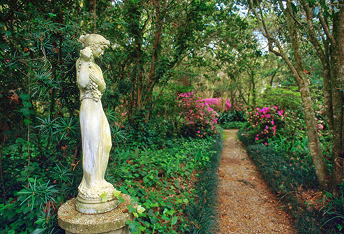 Windrush Gardens full size female sculpture
