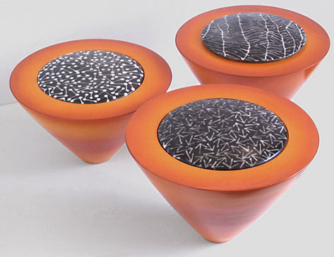 Contenedores-Miguel Molet three orange ceramic vessels