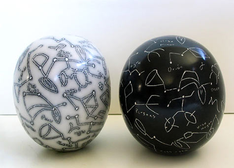 Ceramic forms Huevo-2 by Miguel Molet, Spain