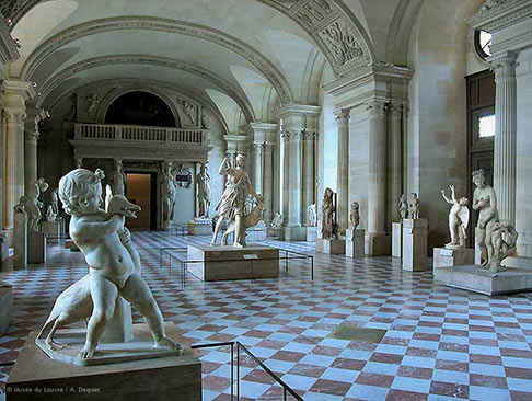 Louvre-salle-des-caryatides
