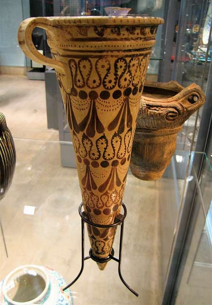 Minoan-vase,-Ashmolean-Museum,-Oxford